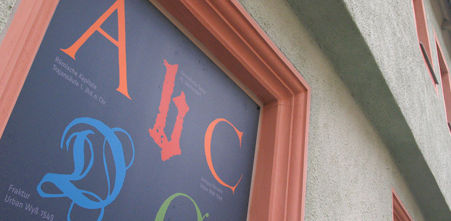 Pavillon-Presse Weimar – Typografie an der Fassade